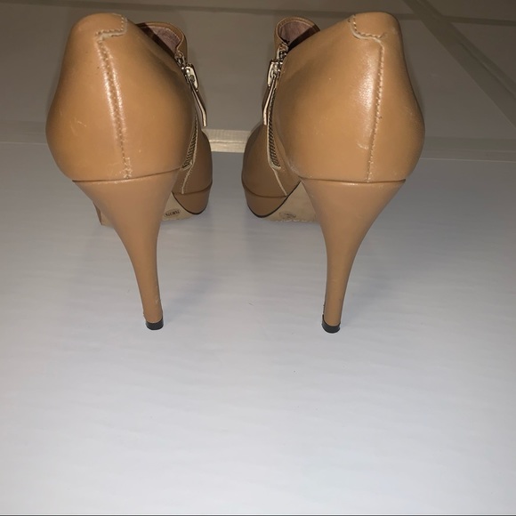 Vince Camuto ‘Elvin’ Booties - Picture 6 of 12